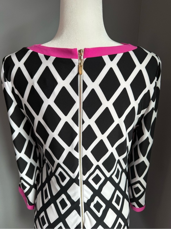Joseph Ribkoff Dresses & Skirts - Joseph Ribkoff Dress Black & White Diamond Geometric Print Shift Dress Hot Pink